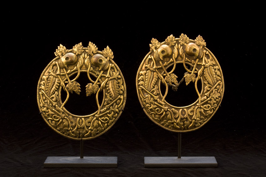 Mirror Holder (Melong) with skeletons