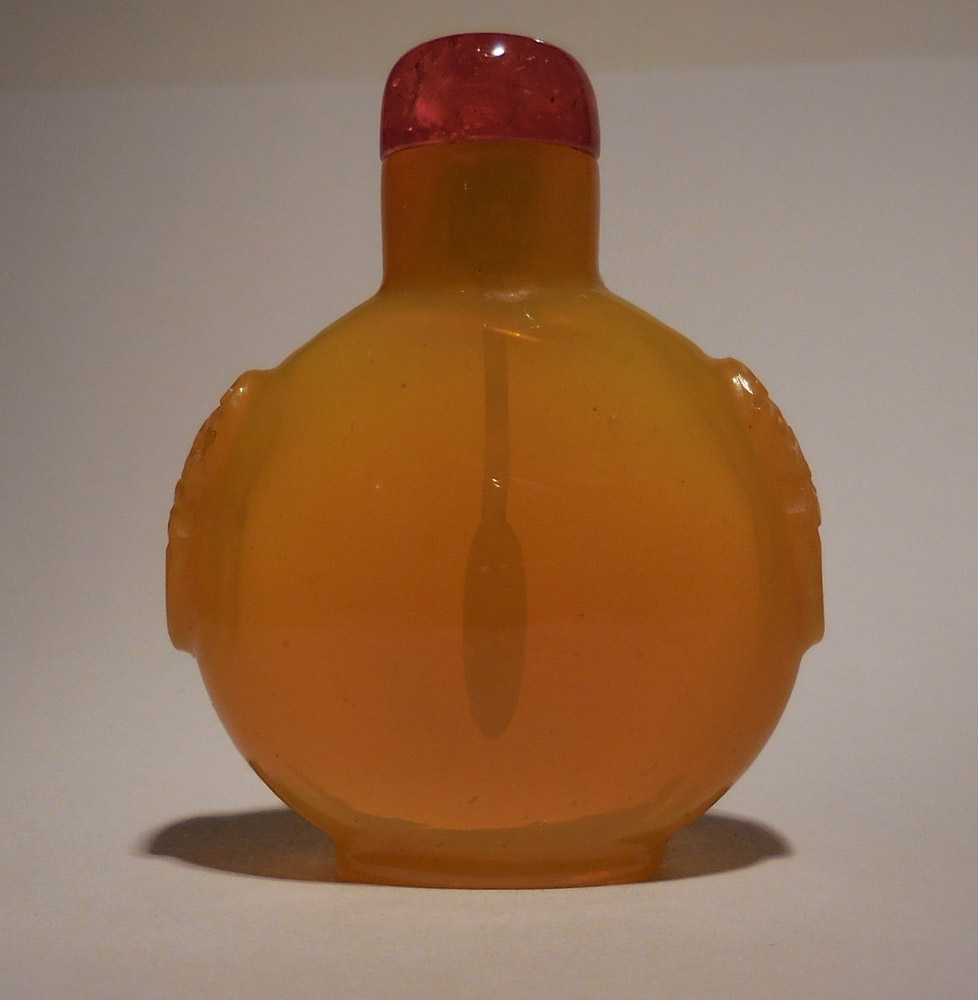 Translucent yellow glass snuff bottle