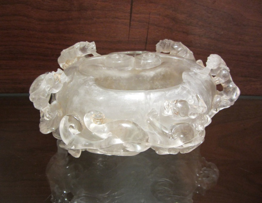 Quartz Water Coupe with Schilong and Lingzhi Fungus